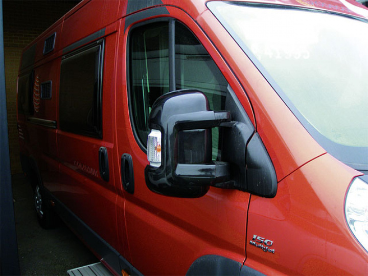 Spegelskyddssats Milenco kort version, svart i gruppen Chassis / Caravanspeil / Deler caravanspeil hos Camping 4U (9918373)