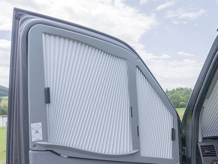Mörkläggningssystem REMIfront IIIMercedes Sprinter med regnsensor frå i gruppen Bestillingsvarer hos Camping 4U (9940860)