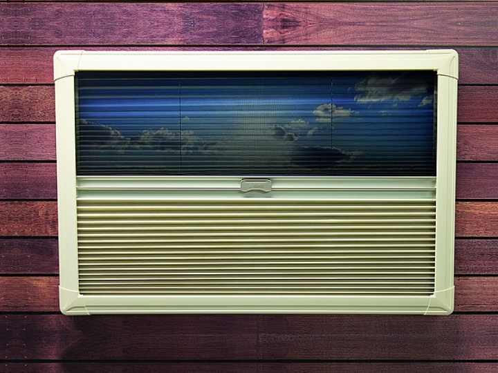 Kombikassett myggnett/mørkelegging, 1300x600 mm REMIbase II i gruppen Chassis / Vinduer / Rullegardiner hos Camping 4U (9943363)