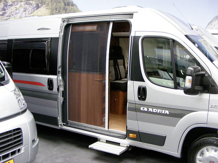 Myggnettdør Horrex Mercedes Sprinter og VW Crafter 123,4 x 195,9 cm i gruppen Chassis / Dører / Myggnettsdører hos Camping 4U (9950967)