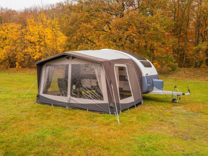 Lufttelt Adria Action 361/391 TELTA i gruppen Markise & Telt / Fortelt / Fortelt campingvogn / Oppblåsbare fortelt hos Camping 4U (AW0012)