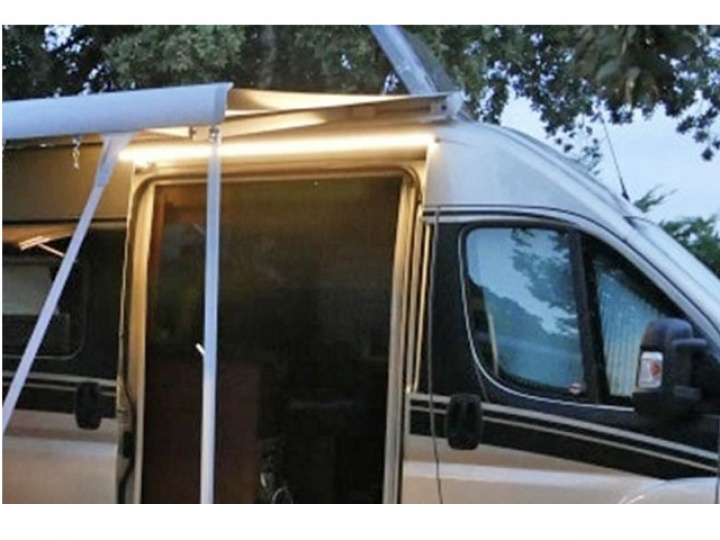 Utendørs belysning Fiat Ducato Kompakt bobil i gruppen Elektronikk / Belysning / Brytere / Uttak / Belysning hos Camping 4U (E55-33)