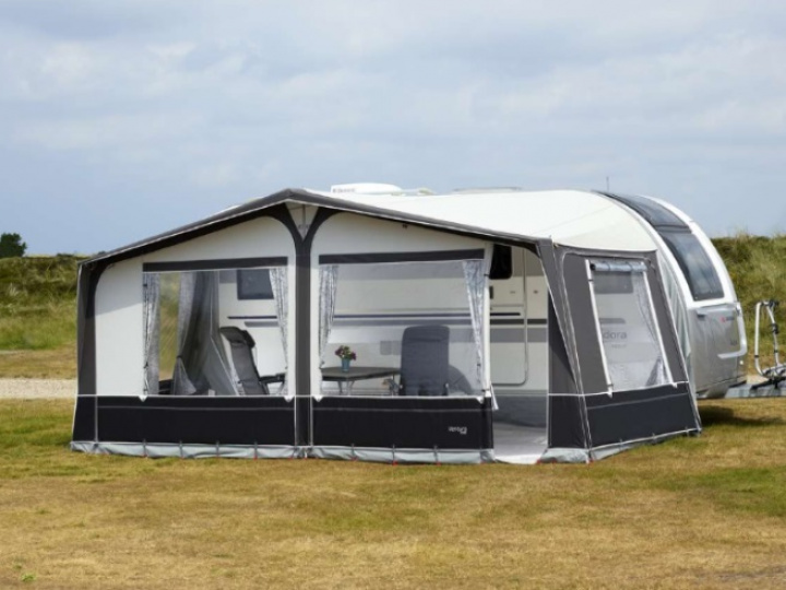 Ventura D250 i gruppen Markise & Telt / Fortelt / Fortelt campingvogn / Fortelt med stativ hos Camping 4U (FT01-35.0800s)